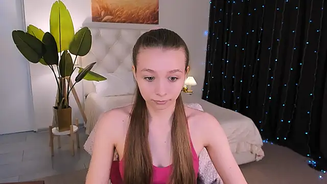 JulieDaniel online show from April 29, 8:17 am