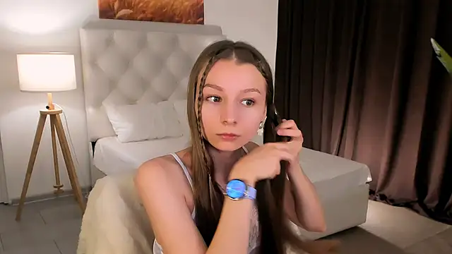 JulieDaniel online show from November 26, 9:21 am