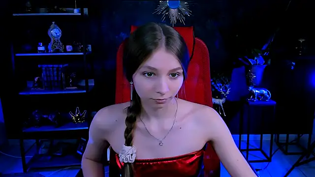 JulieDaniel online show from September 16, 1:30 pm