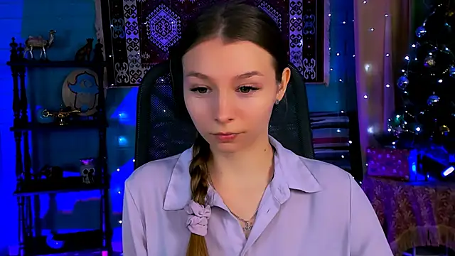 JulieDaniel online show from January 19, 8:43 am