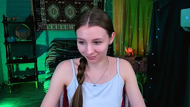 JulieDaniel online show from May 20, 9:17 am