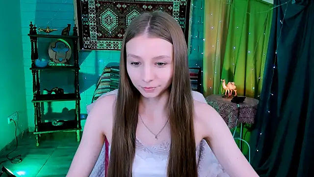 JulieDaniel online show from June 24, 8:57 am
