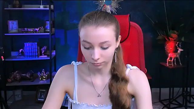 JulieDaniel online show from May 6, 4:16 am