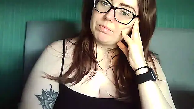 Snapshot of Curvy-BellaX chatting on October 8, 3:16 pm Curvy-BellaX online show from October 8, 3:16 pm