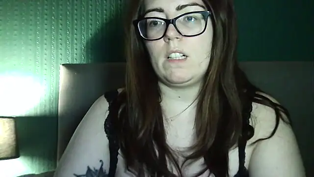 Snapshot of Curvy-BellaX chatting on October 1, 9:20 pm Curvy-BellaX online show from October 1, 9:20 pm