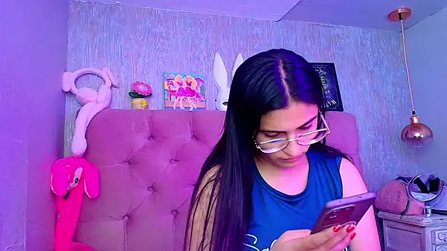 laurenelove online show from December 20, 4:16 am