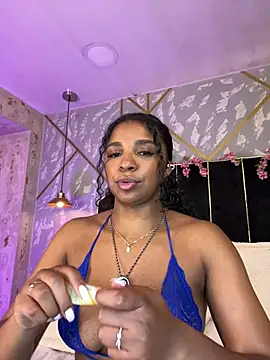 LisaMendez online show from May 6, 3:54 am