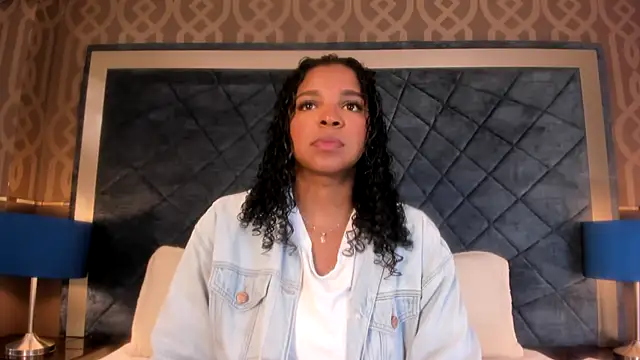 LisaMendez online show from May 26, 3:50 am