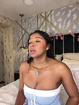 LisaMendez online show from May 22, 4:32 am
