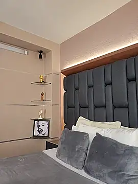 LisaMendez online show from October 8, 4:06 am