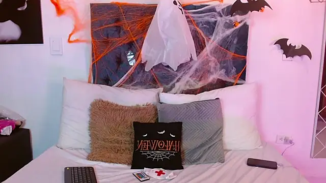 Lilith Nocturne online show from October 15, 7:05 pm