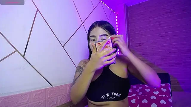 isabella rossee online show from November 18, 8:54 pm