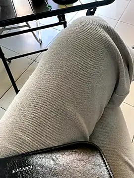 sharon-Hanna online show from December 15, 1:55 am