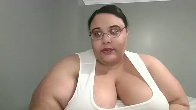 SexyBBW10790 online show from May 22, 2:04 pm