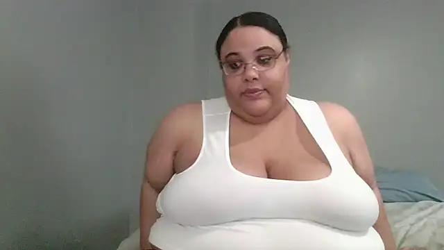 SexyBBW10790 online show from May 6, 2:10 pm