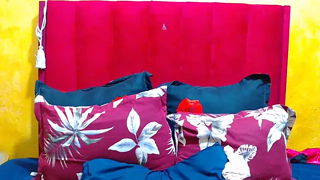 Candycrush2555 online show from November 2, 5:11 am