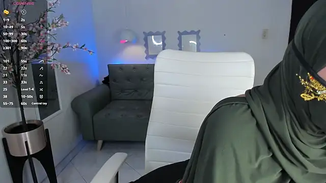 leila whisper online show from September 17, 8:07 pm