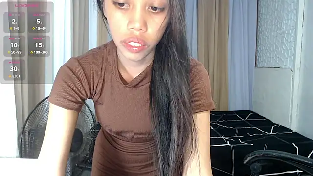 kourtneyluv  online show from May 14, 5:13 am