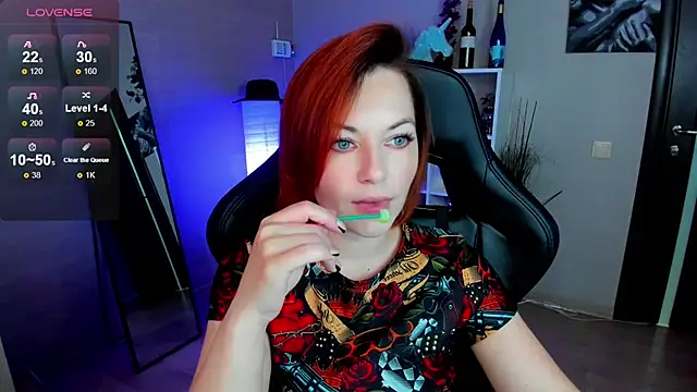 Serena Woods online show from September 19, 9:52 am