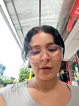 Lily-o online show from January 6, 7:17 pm