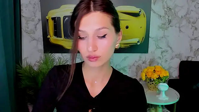 Mollyinyourmind online show from May 4, 4:05 am