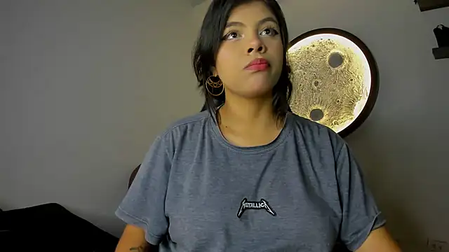 Aleja-02 online show from November 6, 10:15 pm