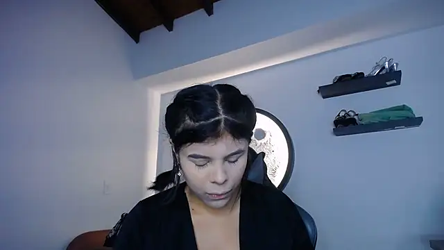 Aleja-02 online show from November 14, 8:42 pm