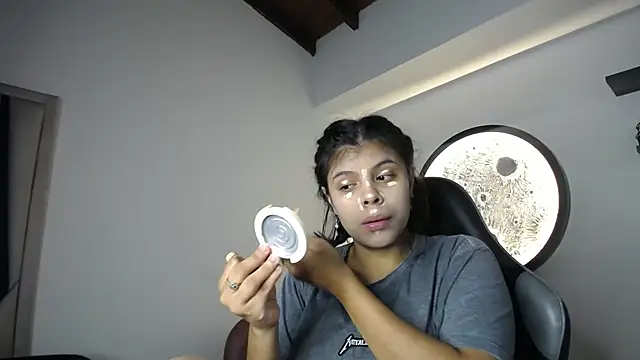 Aleja-02 online show from November 17, 8:53 pm