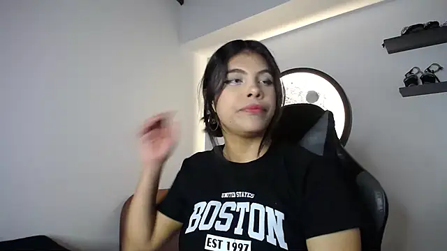 Aleja-02 online show from November 10, 4:29 am