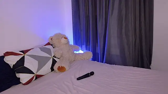 nudesketch1 online show from November 6, 6:25 pm