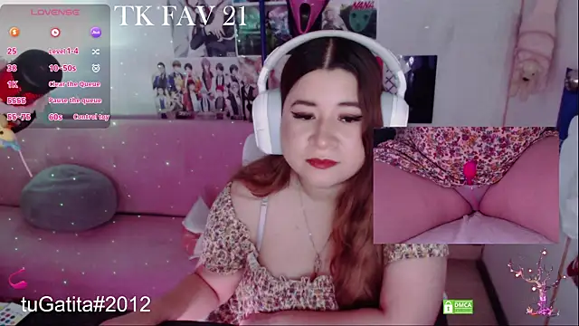 Pink girl0n online show from April 5, 10:31 pm