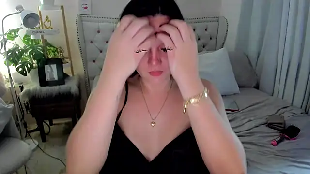 SweetHoney369 online show from December 5, 1:27 am