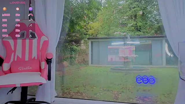 Snapshot of Reina_Cummings chatting on September 17, 5:16 am Reina Cummings online show from September 17, 5:16 am