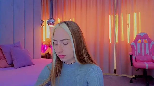 Reina Cummings online show from October 30, 7:11 am