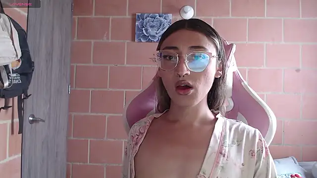 Andrea camilaaa online show from February 12, 1:46 pm