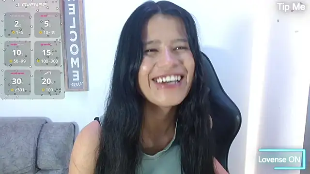 luna starr69 online show from December 18, 1:27 pm