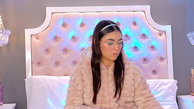 VioletBlaze online show from November 12, 3:21 pm