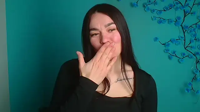 Lola Saymyname online show from April 4, 11:09 am