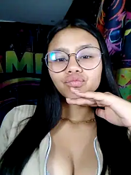 SofieLove 01 online show from May 6, 7:12 am