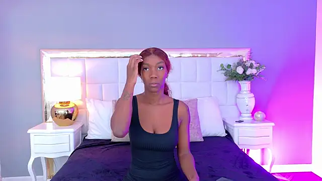 MadeleineHocker online show from November 17, 12:50 pm