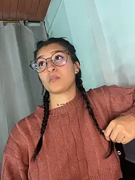 EVAH LEE  online show from March 5, 7:26 am