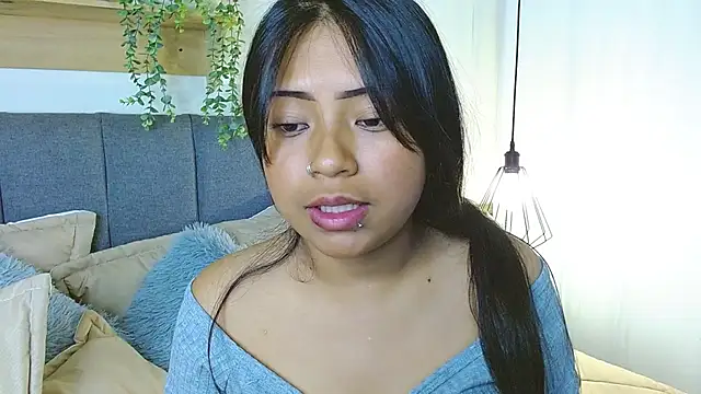 LilyCutee  online show from October 4, 8:13 pm