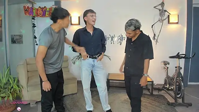 Bisexlifehot   online show from October 21, 11:20 pm