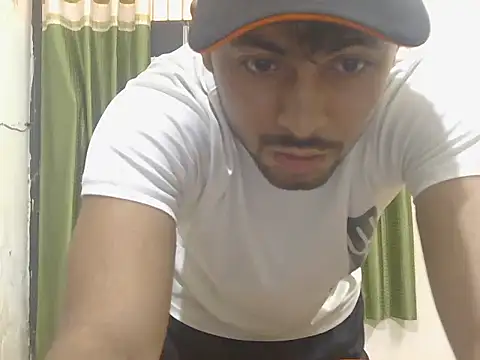 ursdreamperson online show from May 26, 2:22 am