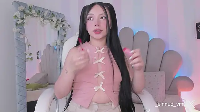 Amy Bunnie 18 online show from April 22, 9:23 pm