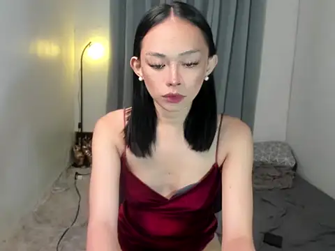 Mysterious tgirl online show from April 19, 6:10 pm