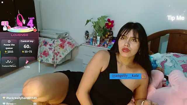 angelly  kate online show from February 11, 3:09 am