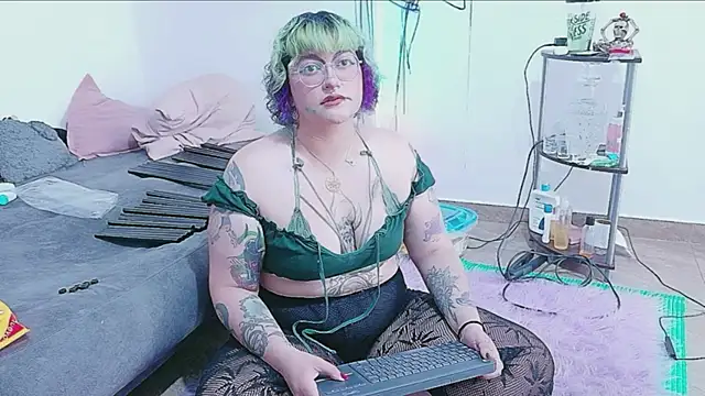 XxGreenGoodxX online show from May 25, 8:52 pm