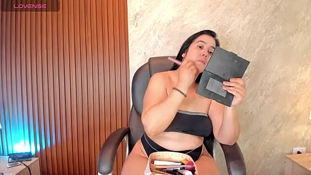  Cris Spicy  online show from October 26, 7:53 pm