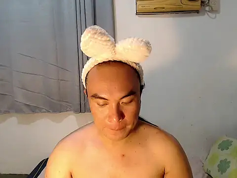 asianayumi online show from May 8, 4:10 pm